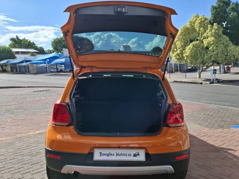 2012 Volkswagen Polo photo 13