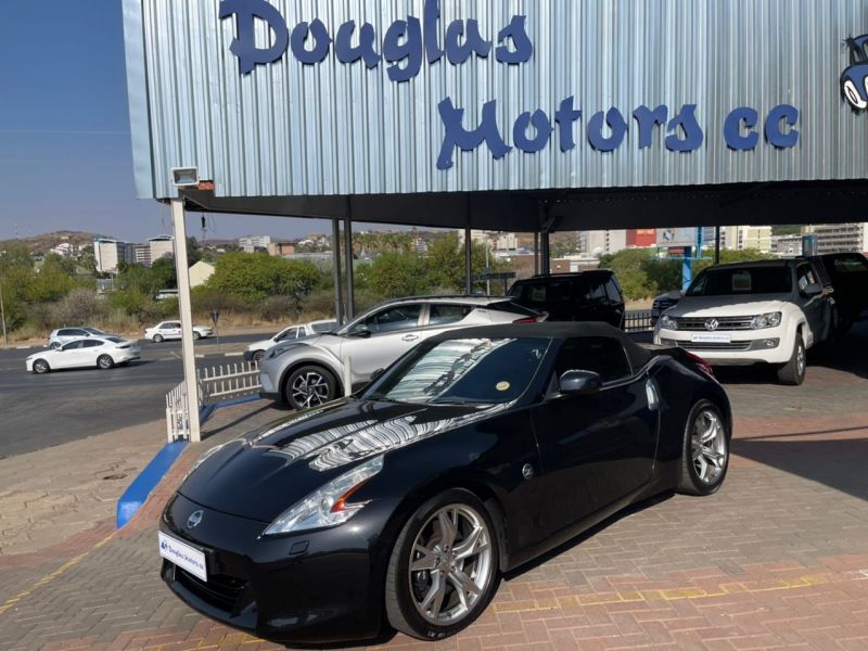 2011 Nissan 370Z photo 1