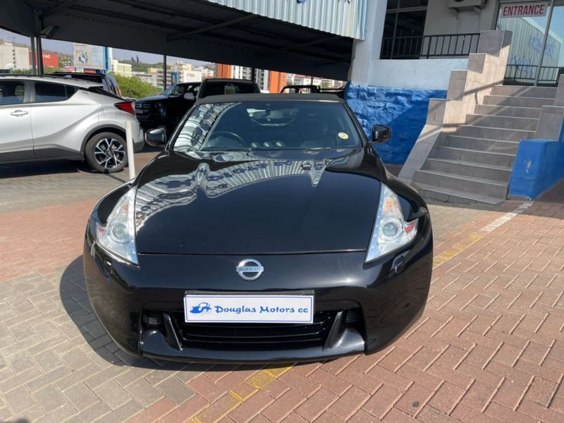 2011 Nissan 370Z photo 2