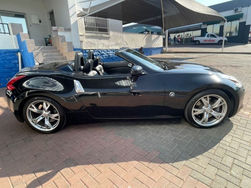 2011 Nissan 370Z photo 3