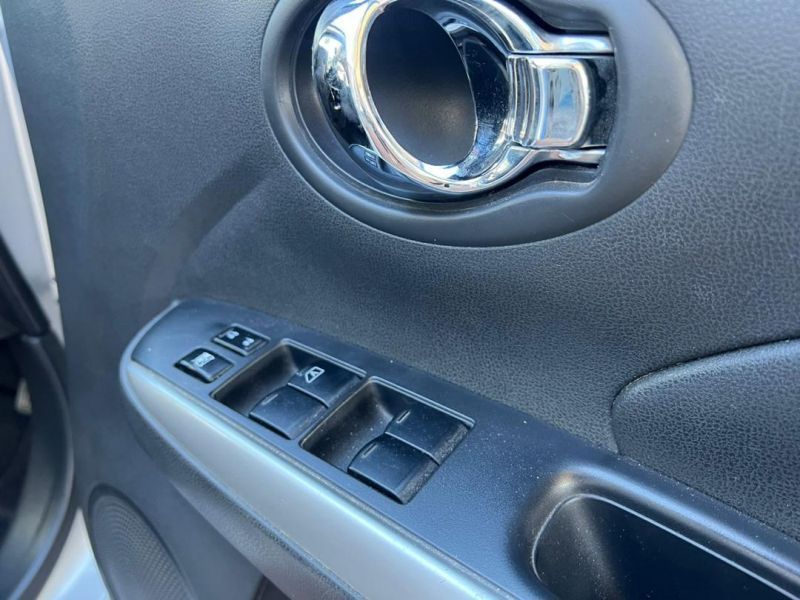 2018 Nissan Almera photo 11