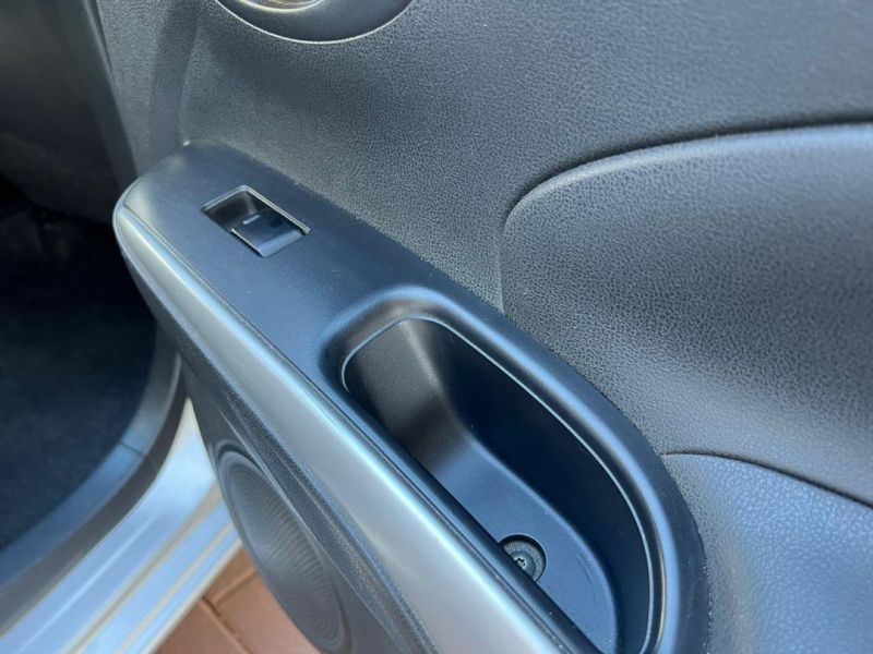 2018 Nissan Almera photo 12
