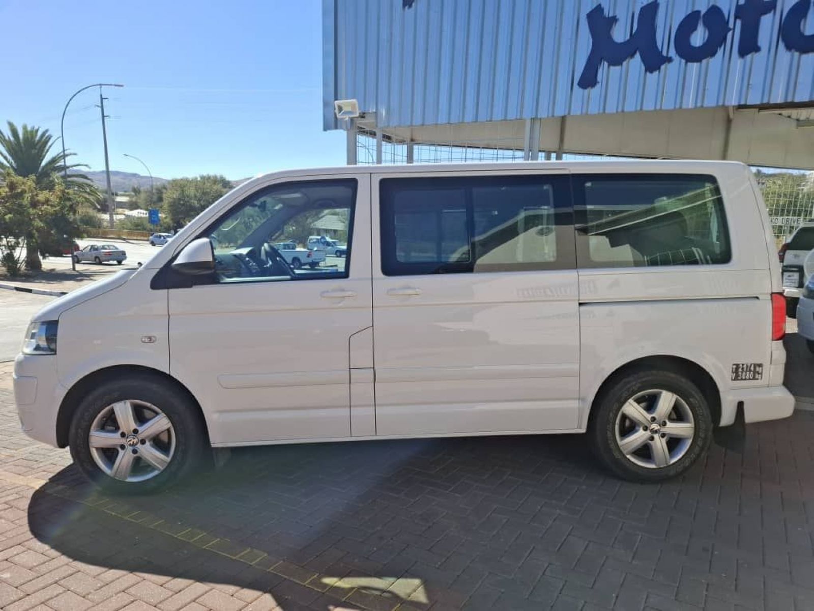 2013 Volkswagen T5 photo 3