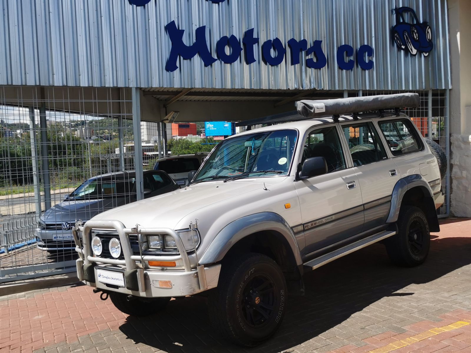 1997 Toyota Land Cruiser photo 1