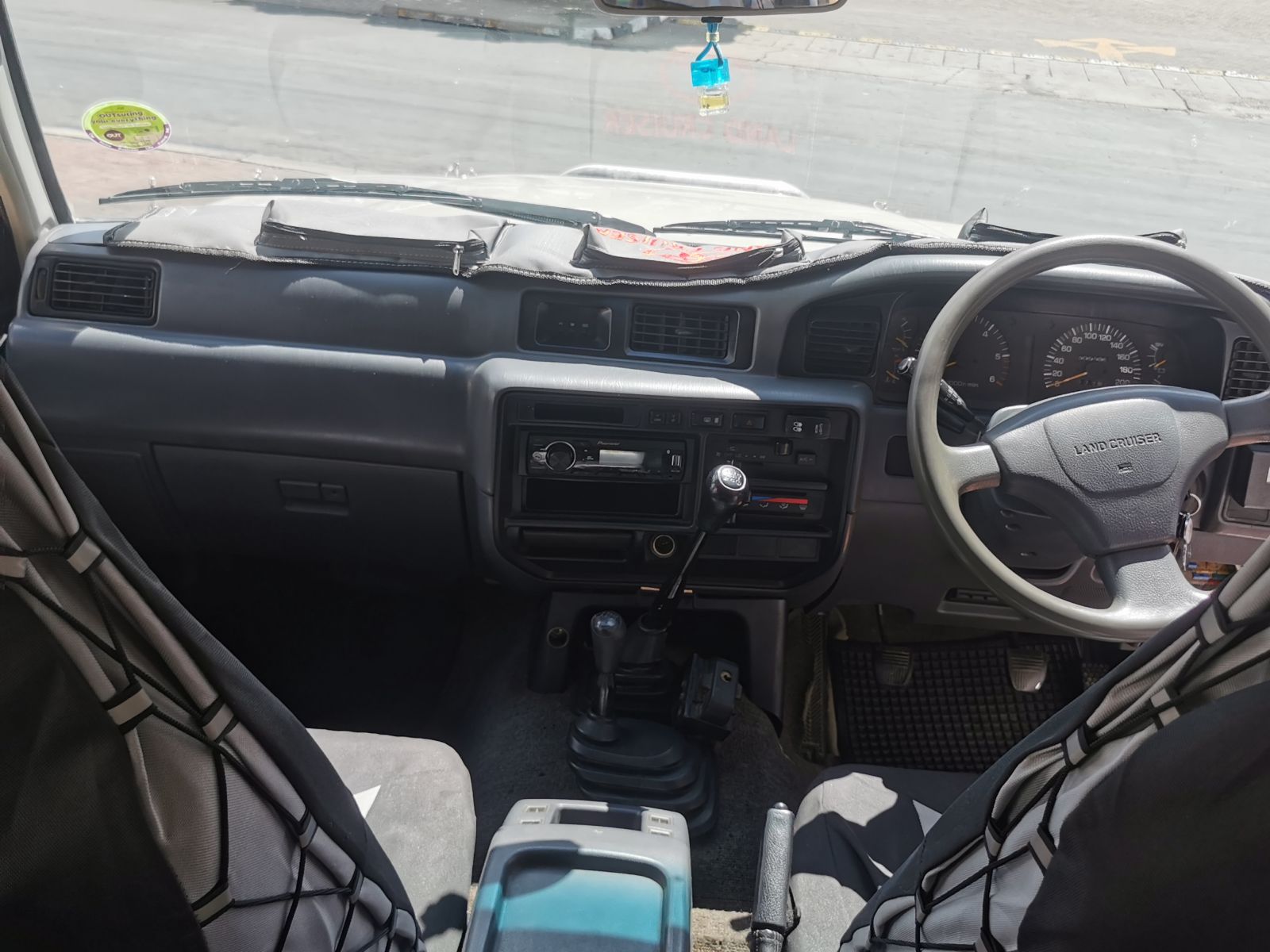 1997 Toyota Land Cruiser photo 6