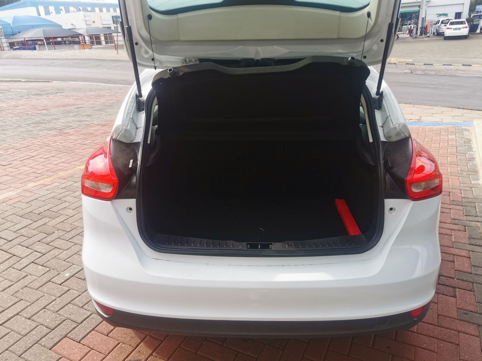 2015 Ford Focus photo 12