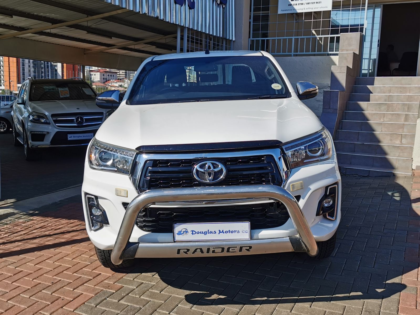 2018 Toyota Hilux photo 2