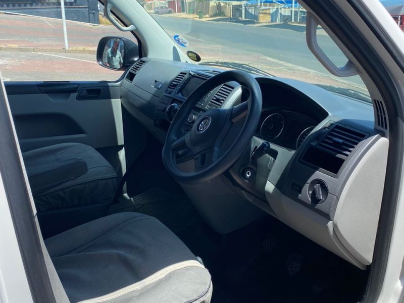 2012 Volkswagen Kombi photo 8