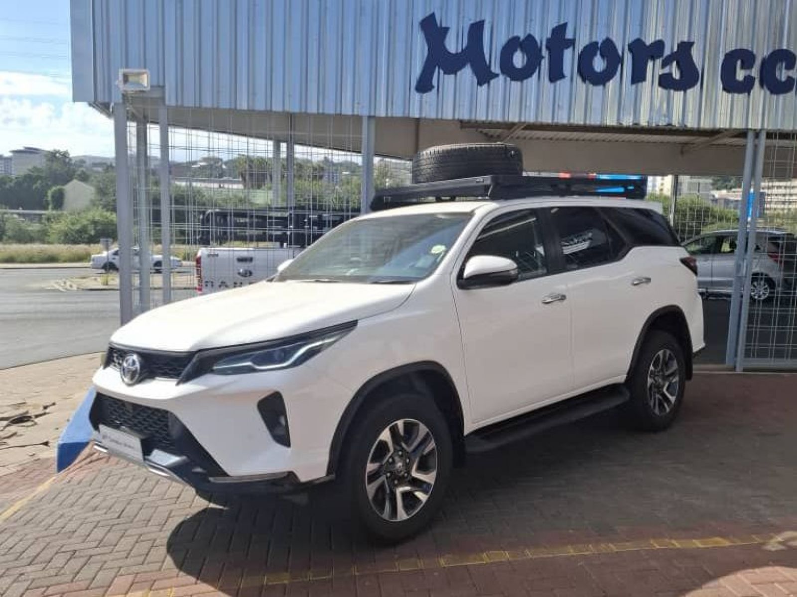 2024 Toyota Fortuner photo 1