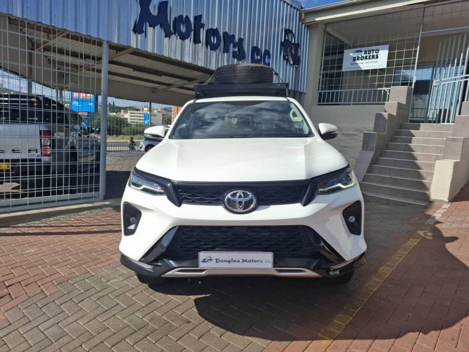 2024 Toyota Fortuner photo 2