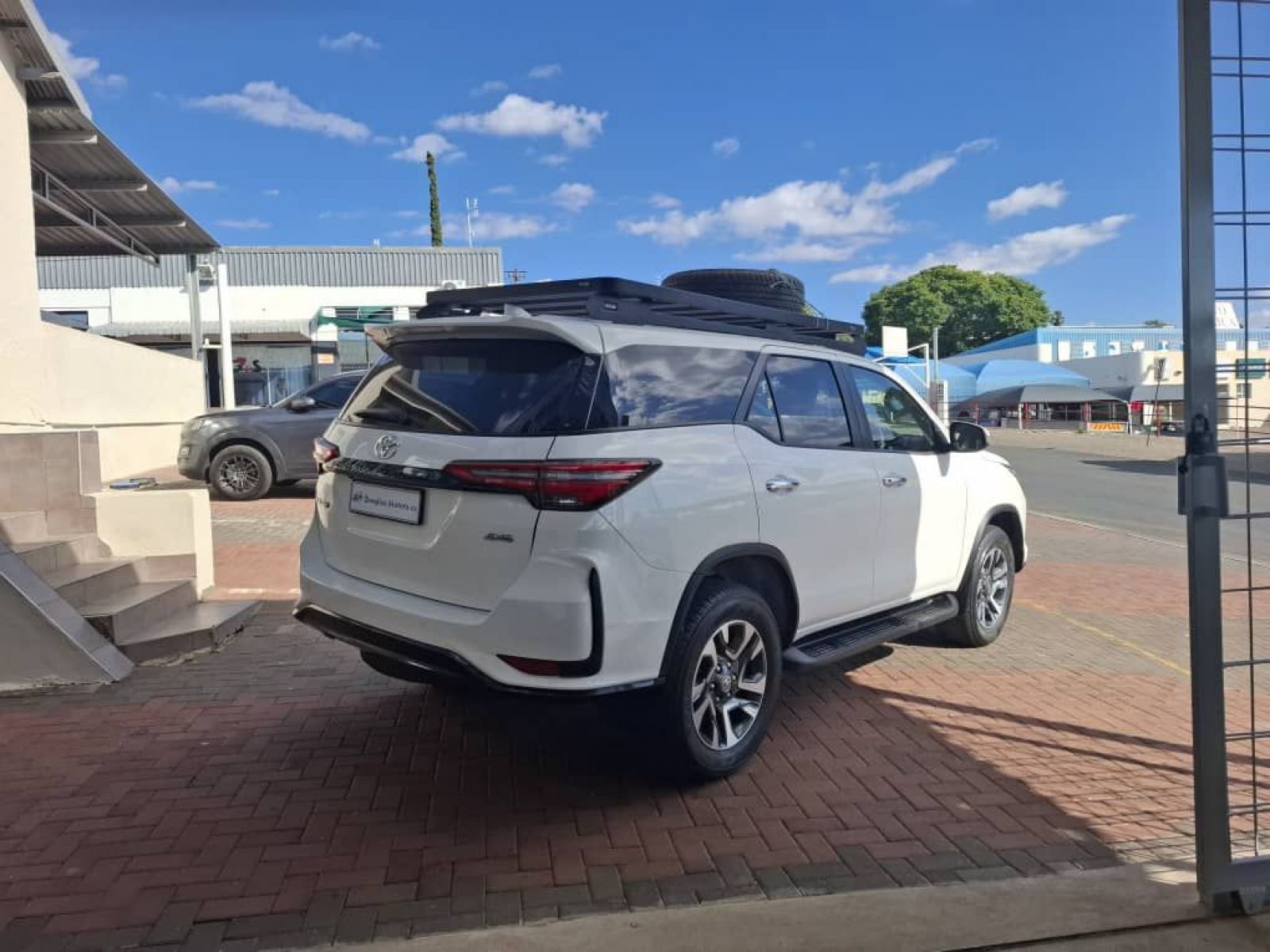 2024 Toyota Fortuner photo 3