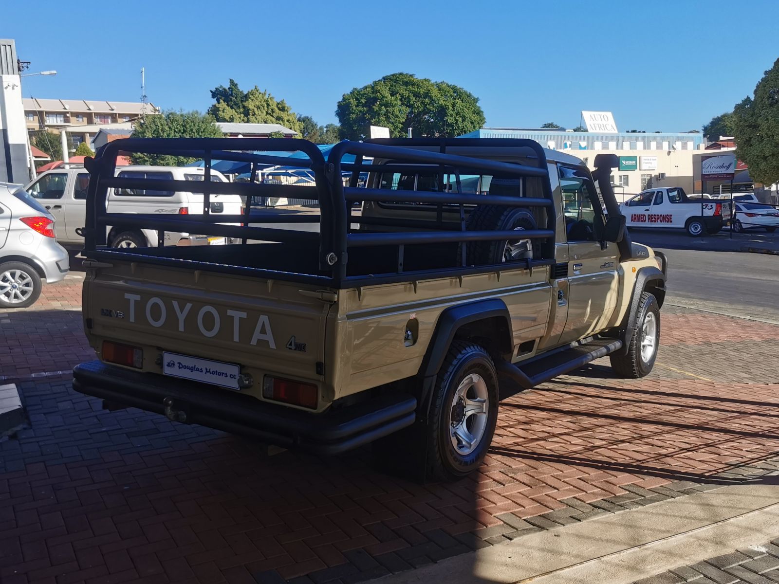 2015 Toyota Land Cruiser photo 8