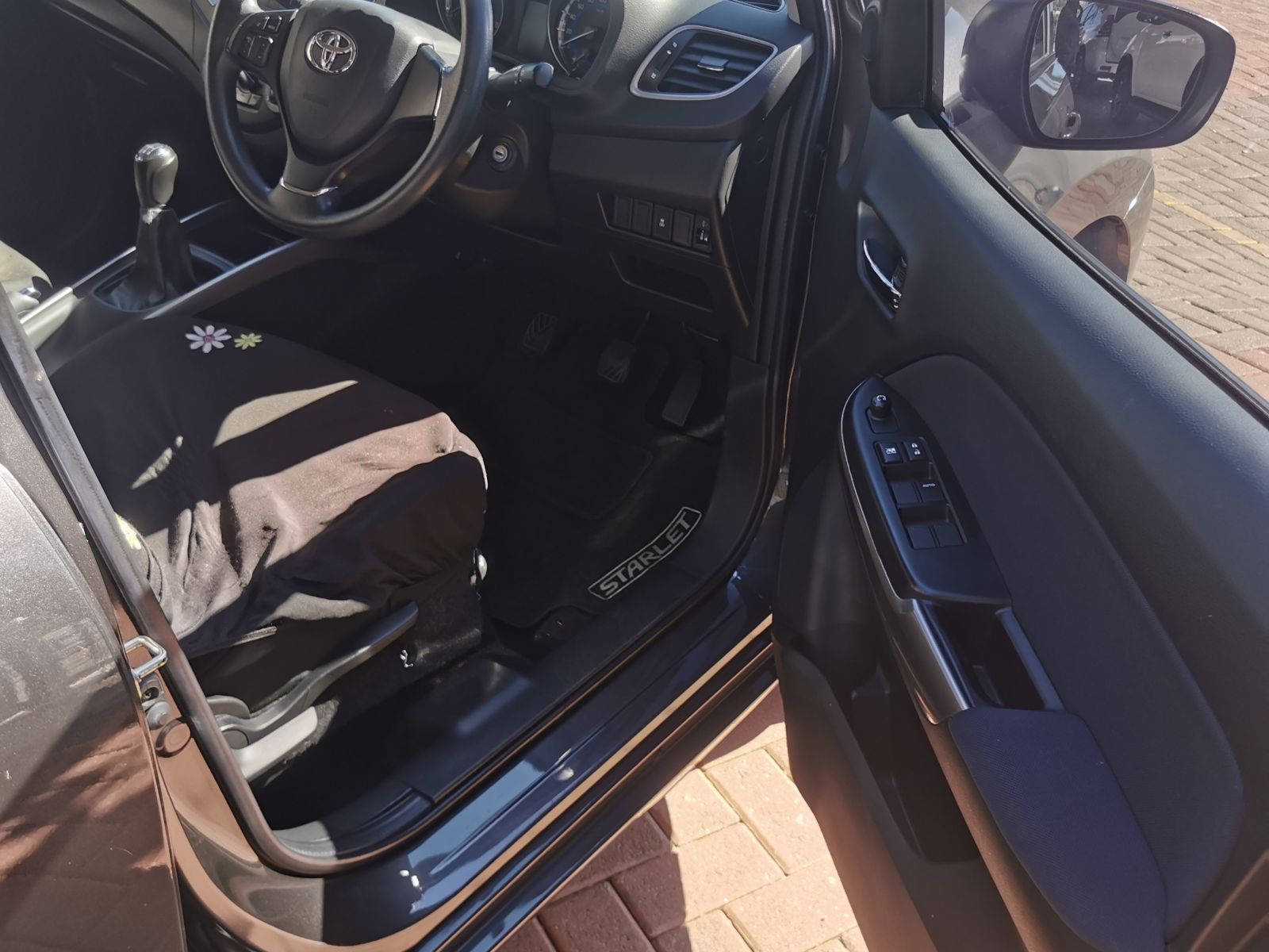 2022 Toyota Starlet photo 3