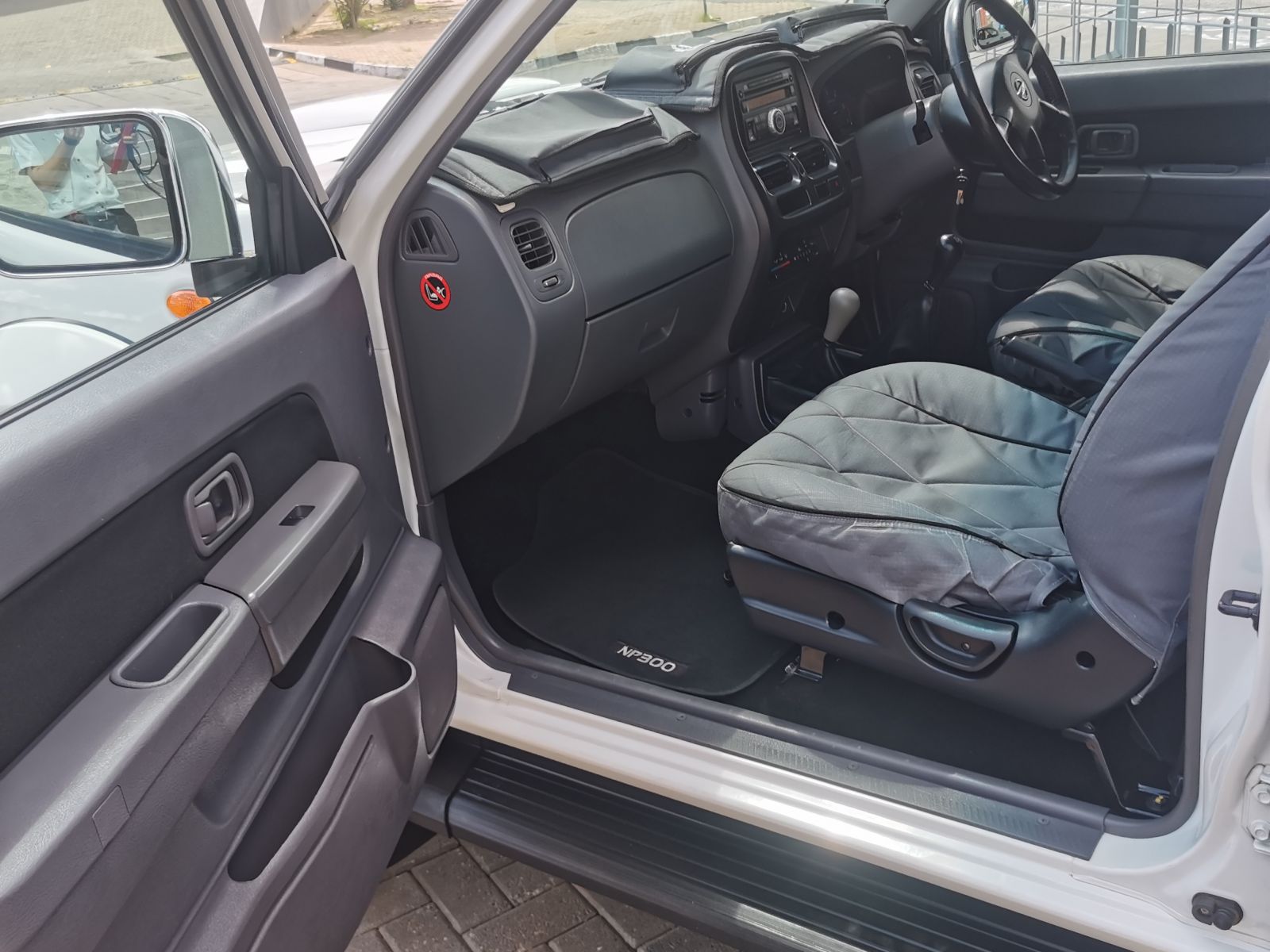 2020 Nissan NP300 photo 8
