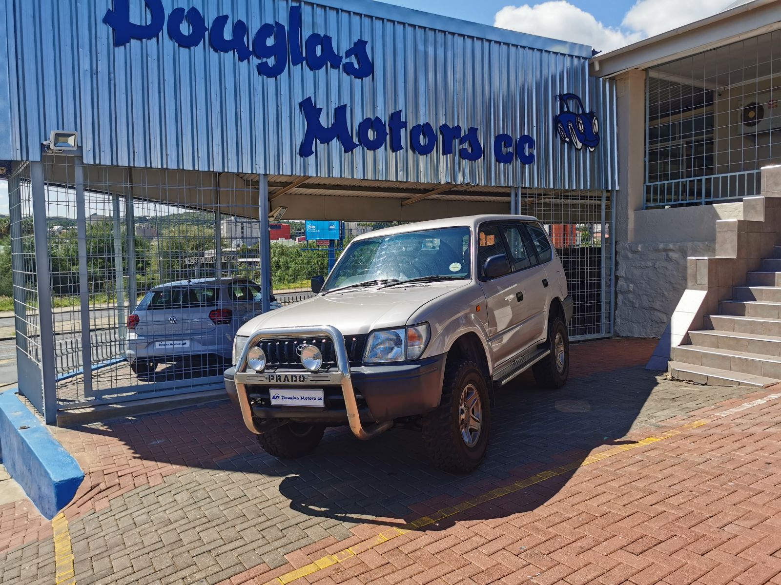 1998 Toyota Prado photo 1