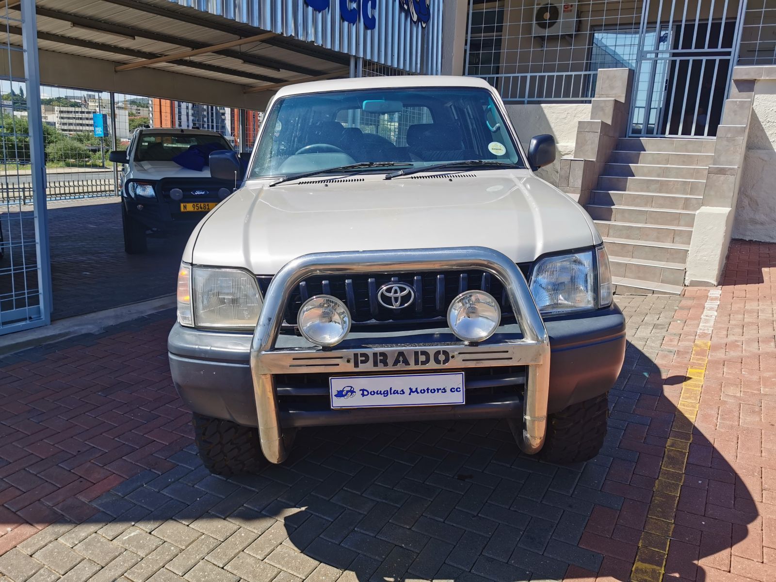 1998 Toyota Prado photo 2