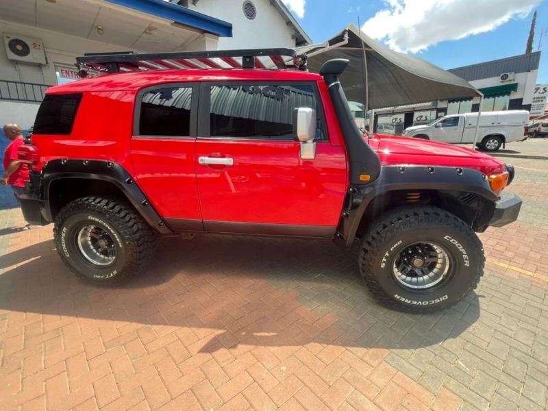 2012 Toyota FJ Cruiser photo 3