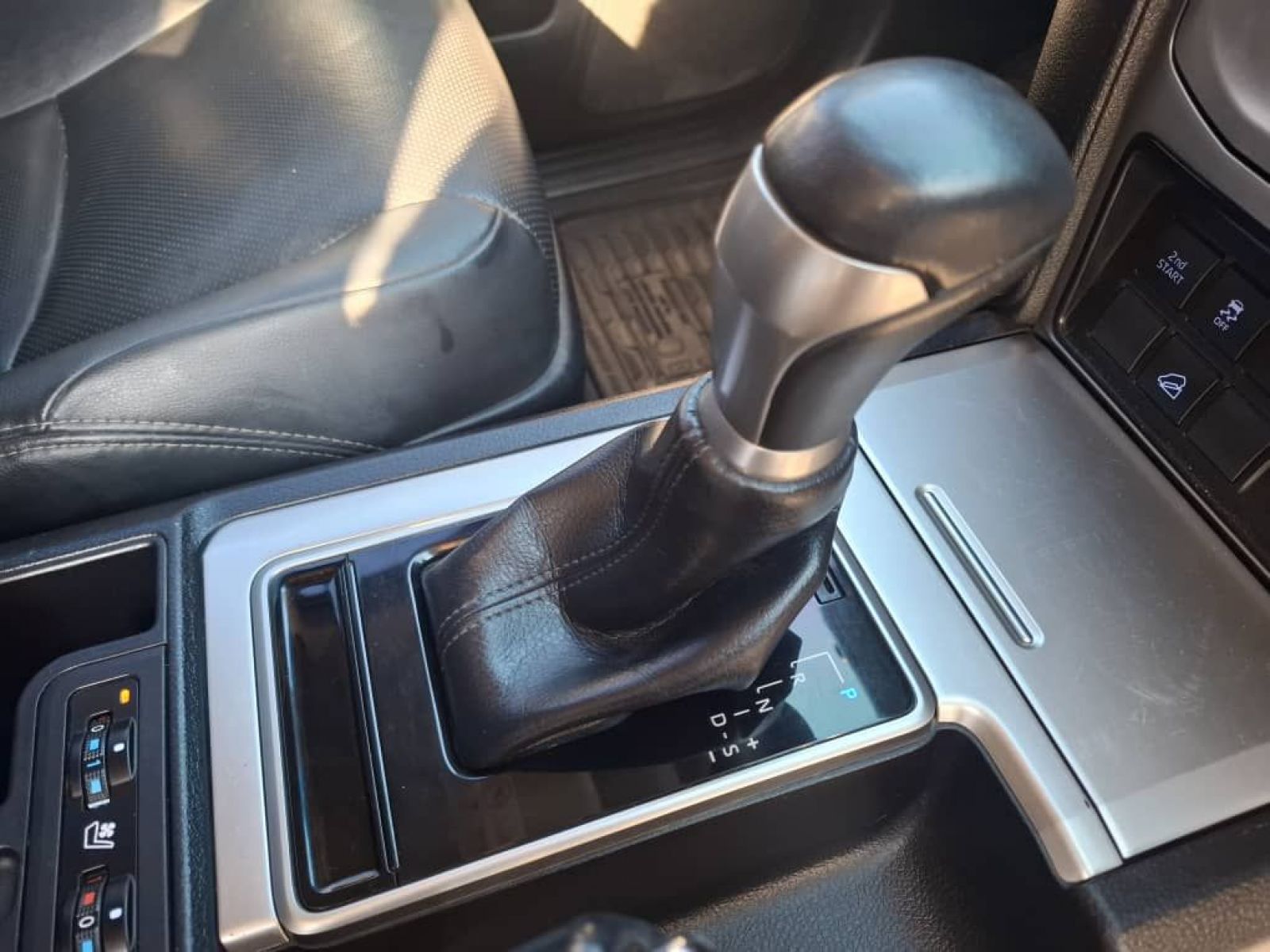 2021 Toyota Prado photo 12