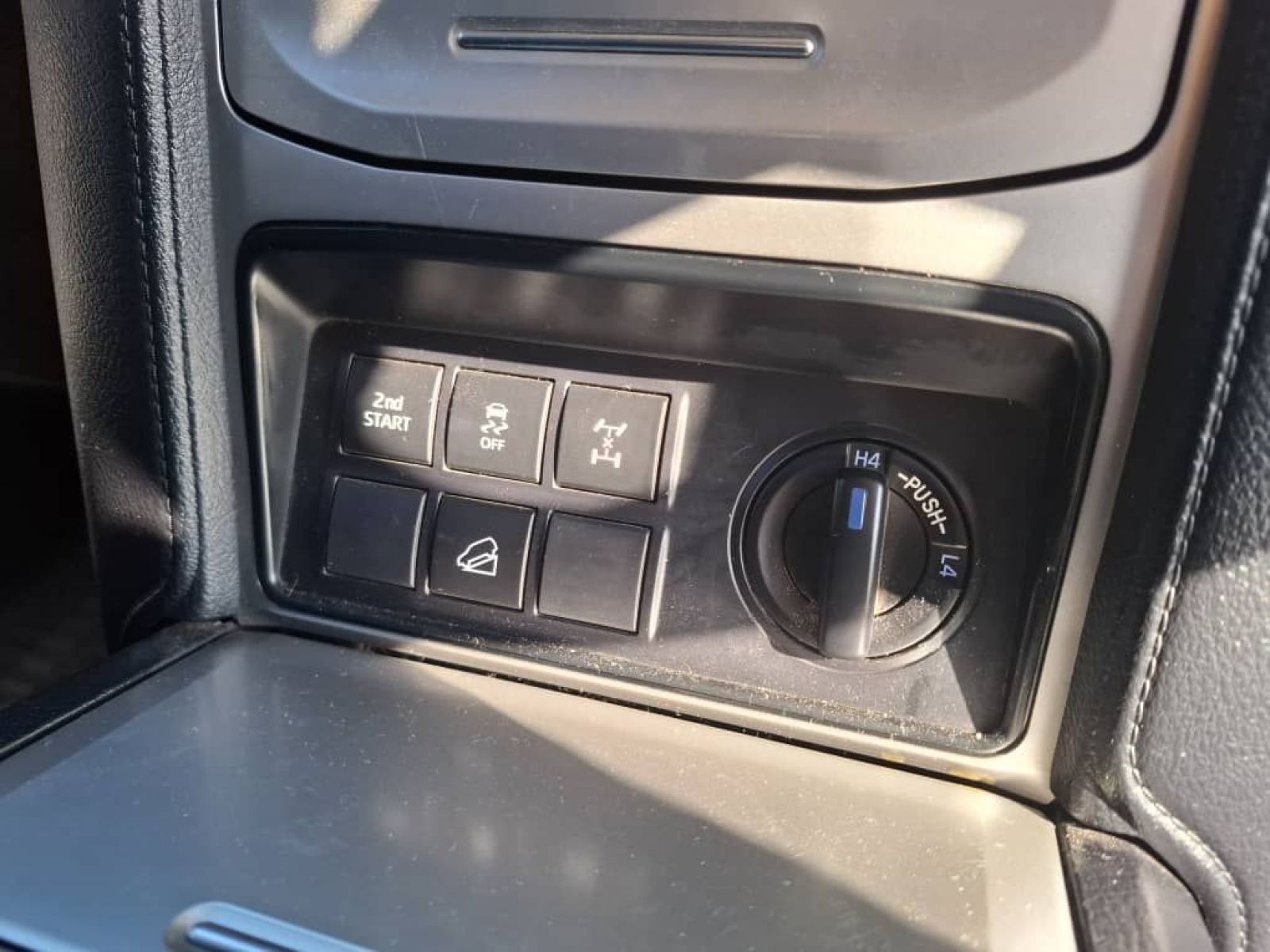 2021 Toyota Prado photo 13