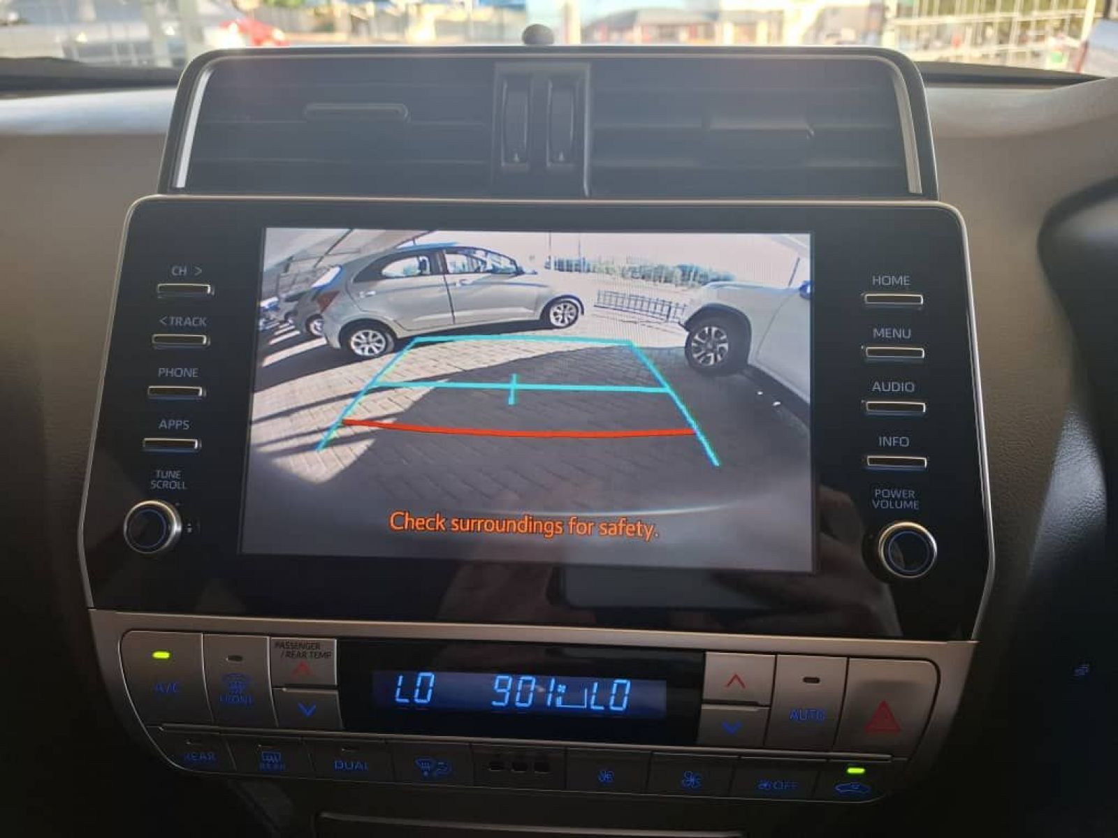 2021 Toyota Prado photo 7