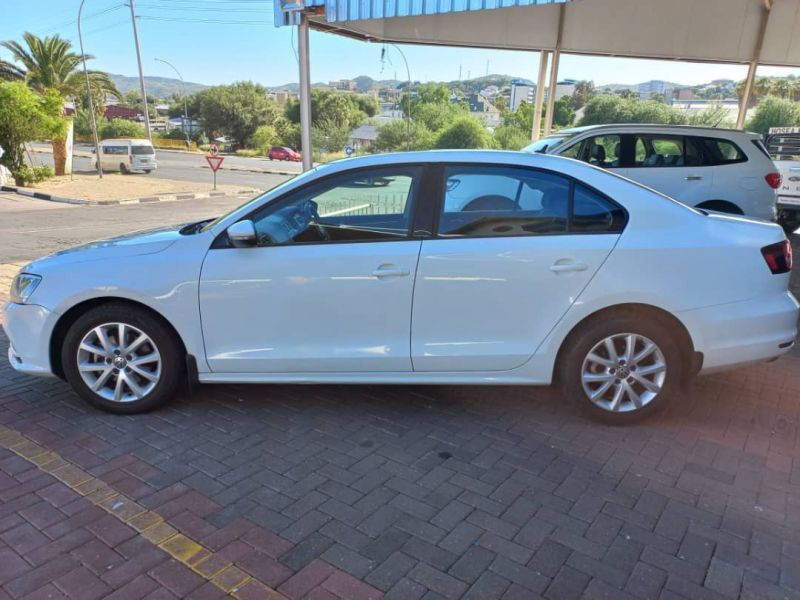 2016 Volkswagen Jetta photo 3