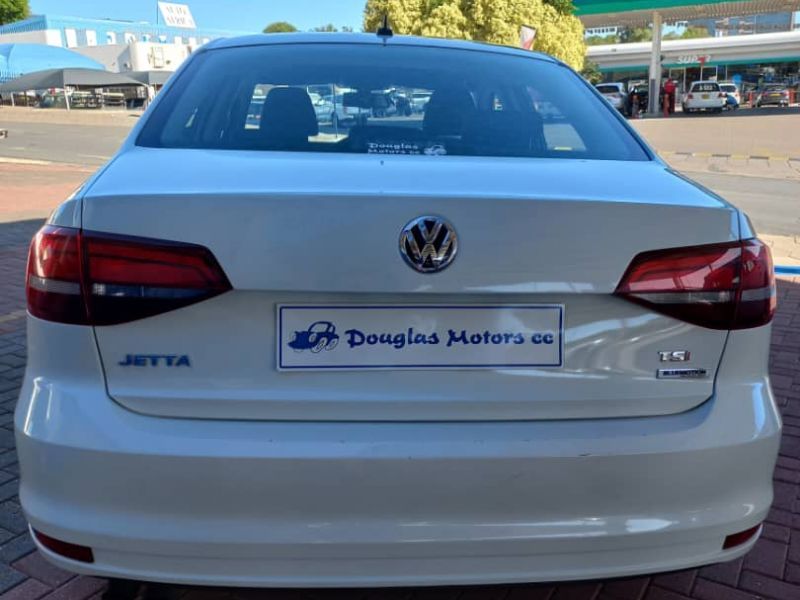 2016 Volkswagen Jetta photo 4