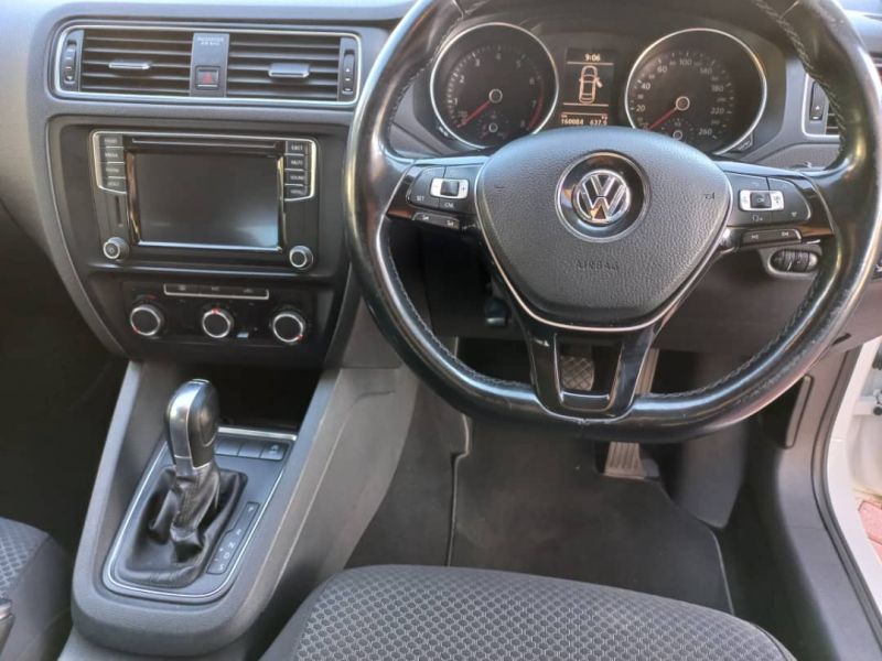 2016 Volkswagen Jetta photo 5