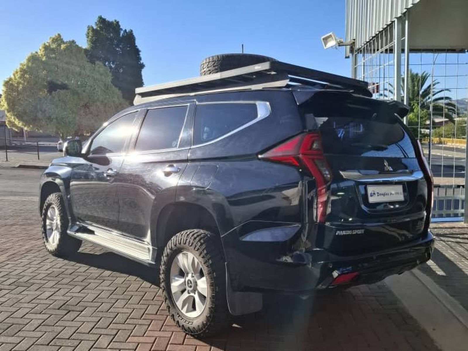 2022 Mitsubishi Pajero photo 3