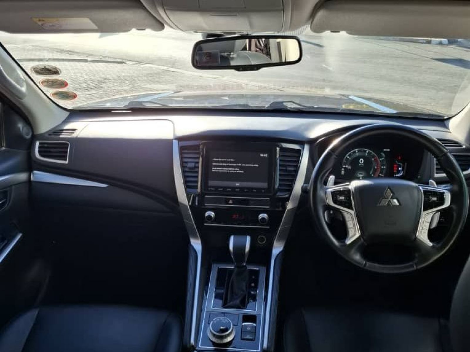 2022 Mitsubishi Pajero photo 5