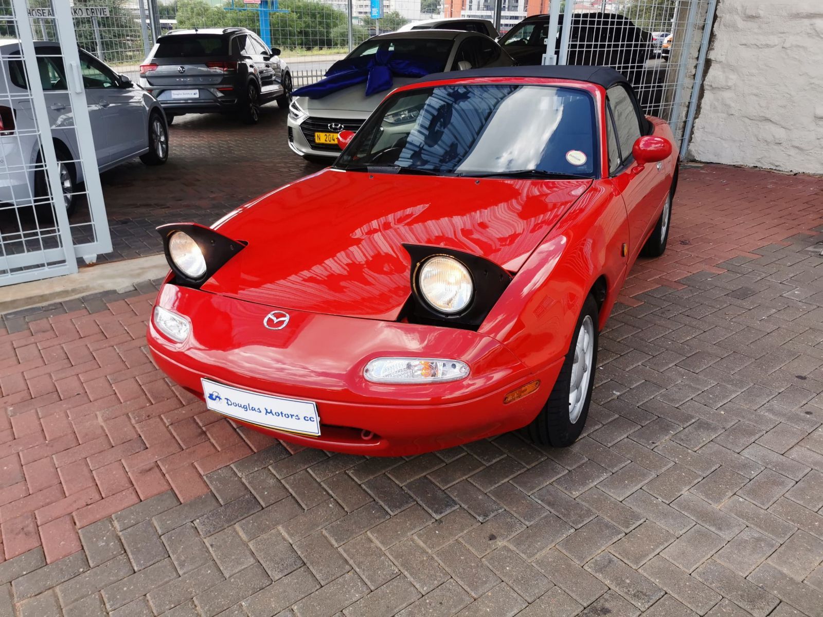 1998 Mazda MX-5 photo 2