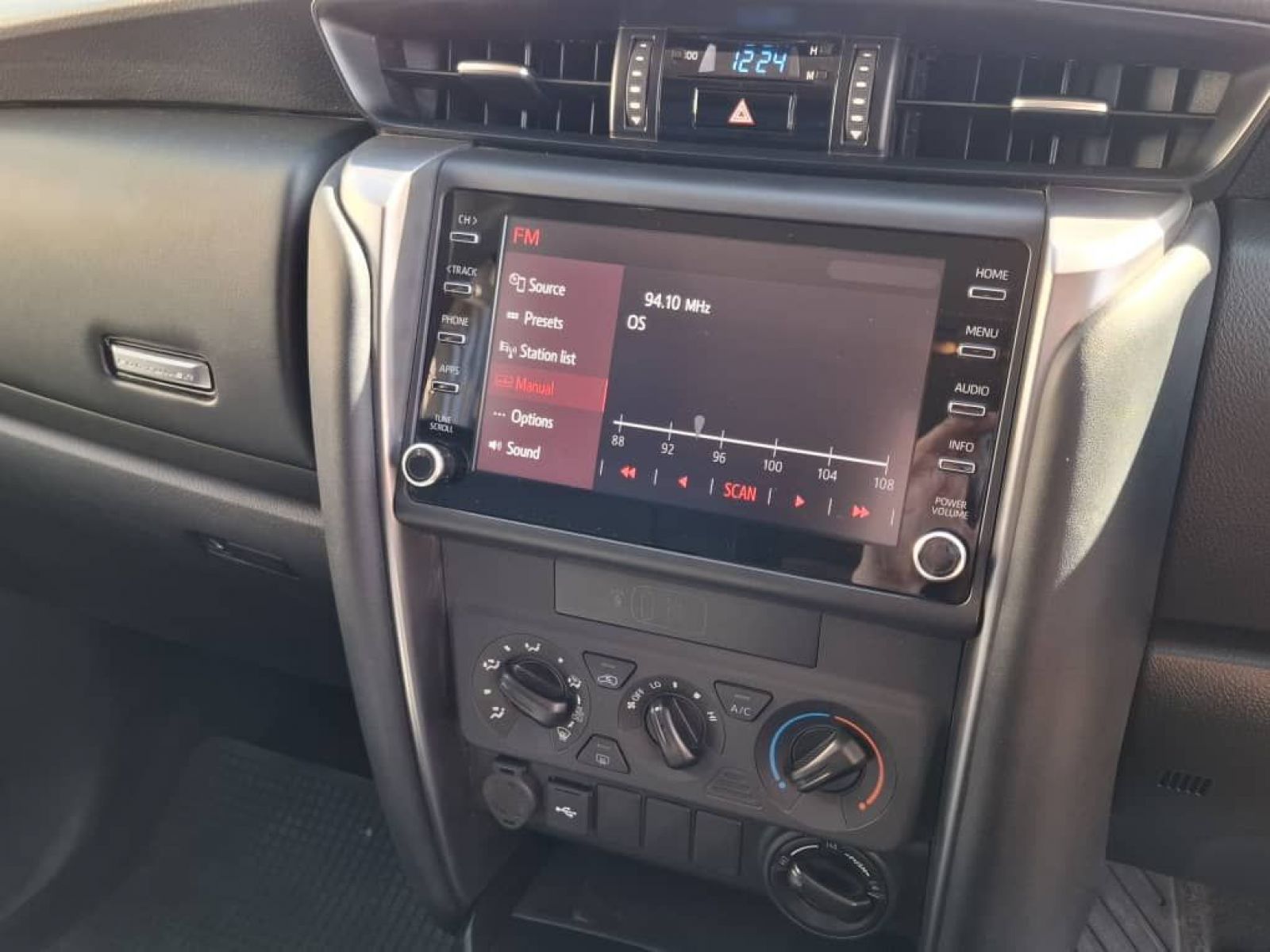 2024 Toyota Fortuner photo 14