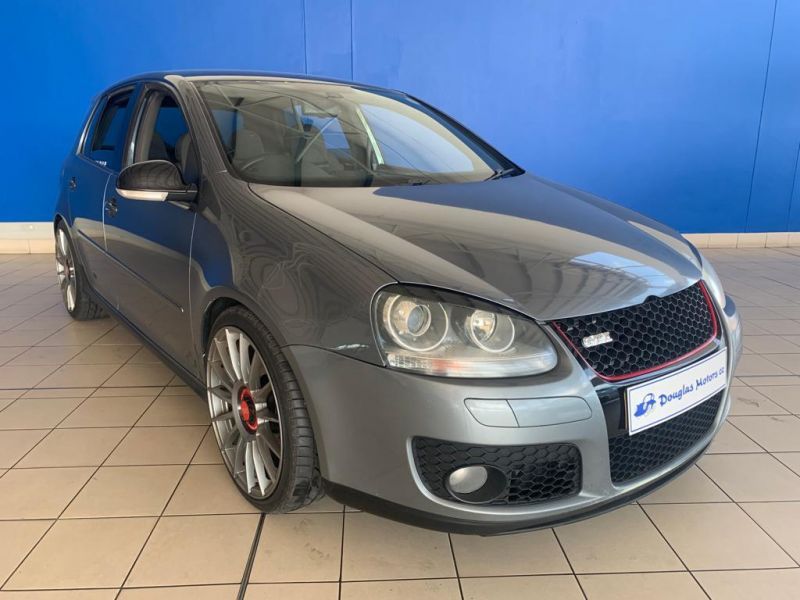 2008 Volkswagen Golf photo 3