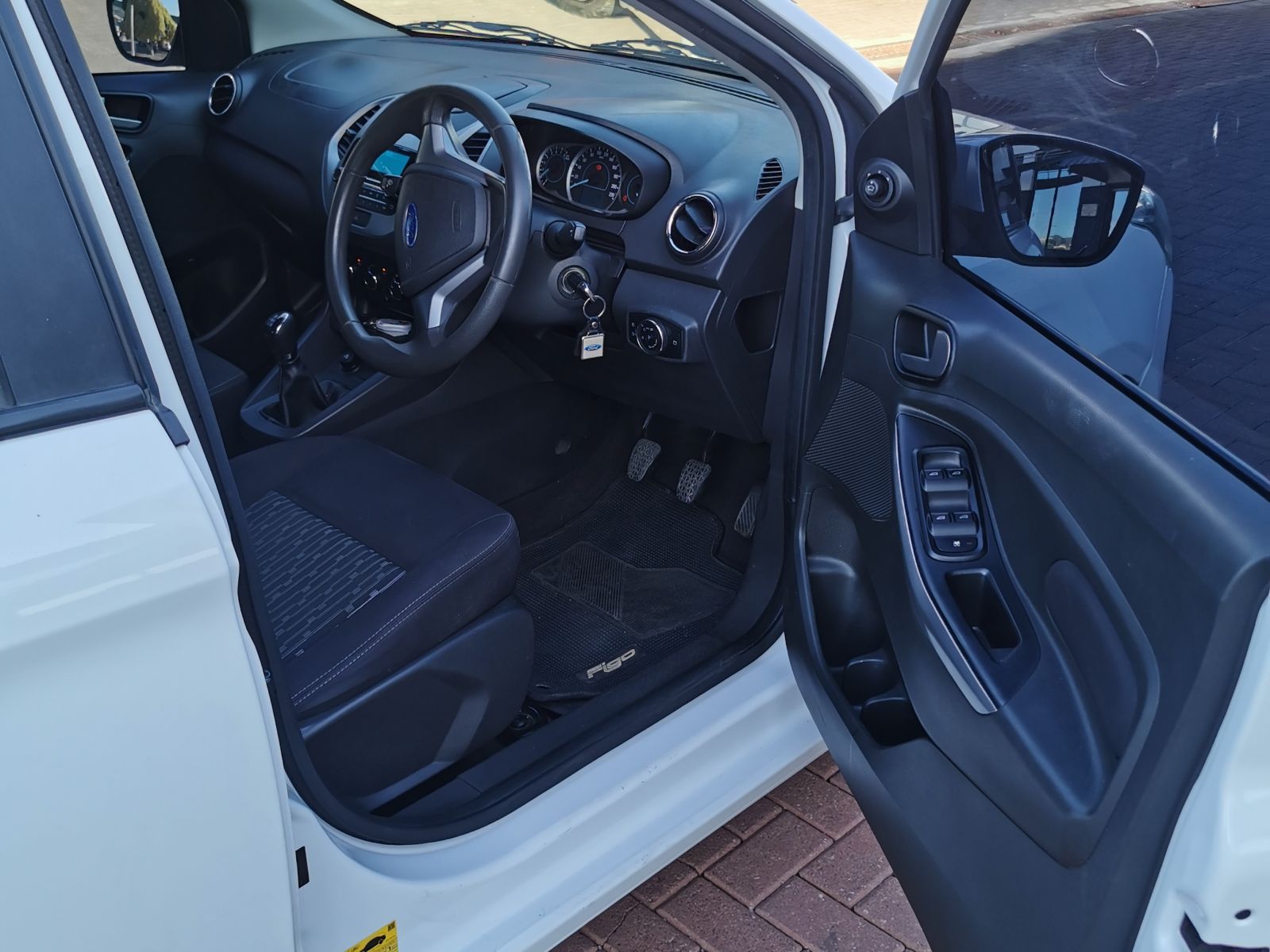 2019 Ford Figo photo 3