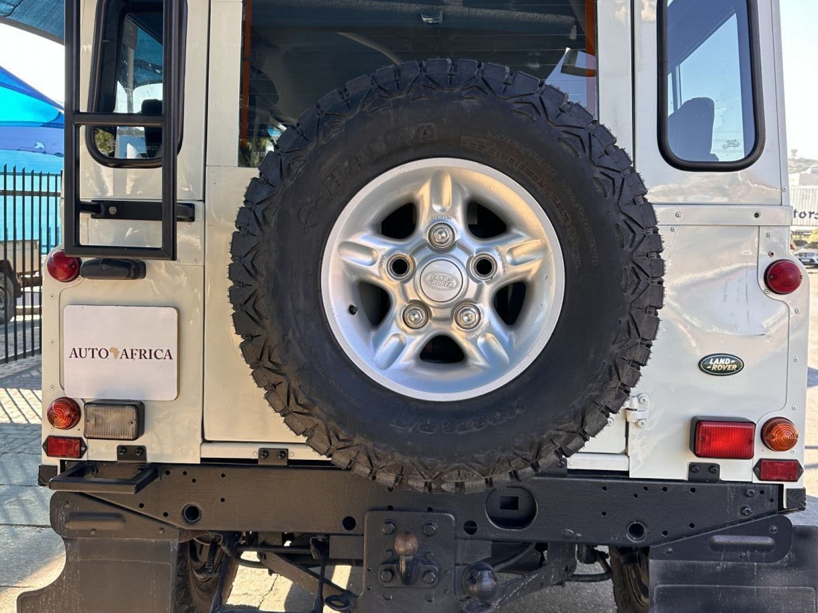 1999 Land Rover Defender photo 2
