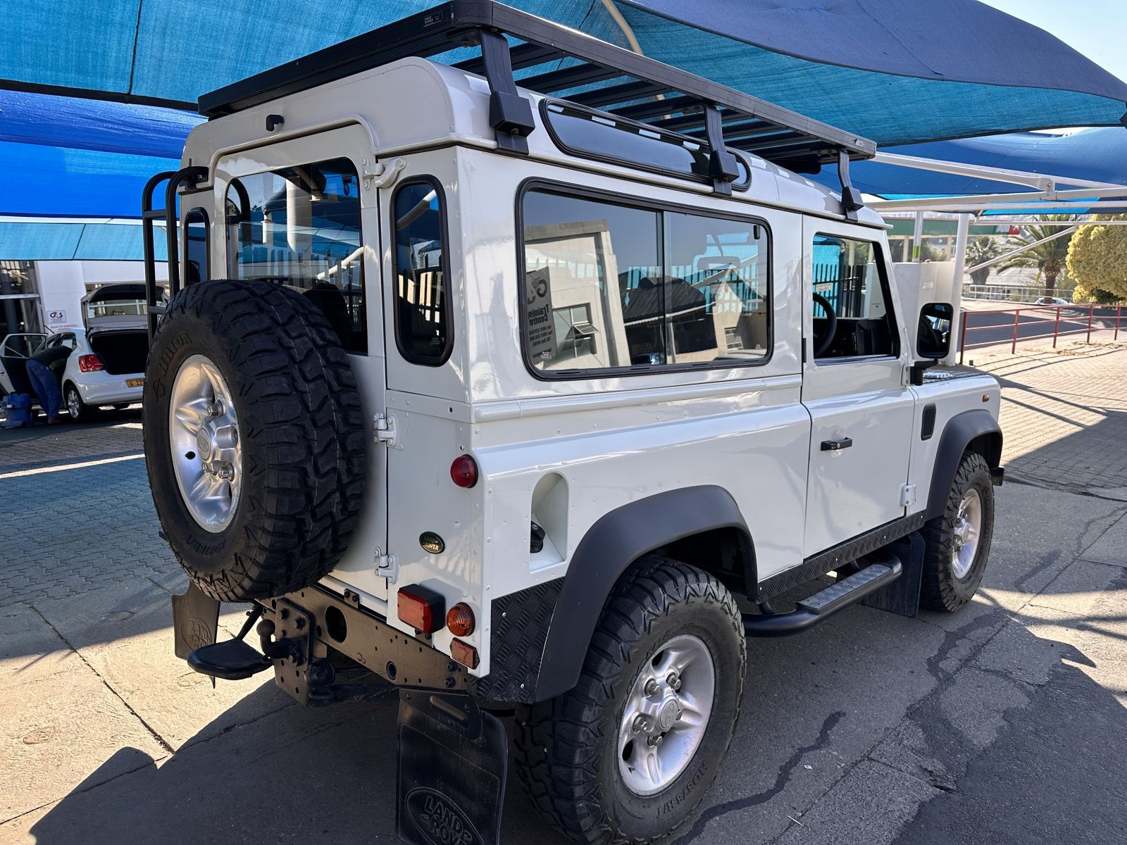 1999 Land Rover Defender photo 4
