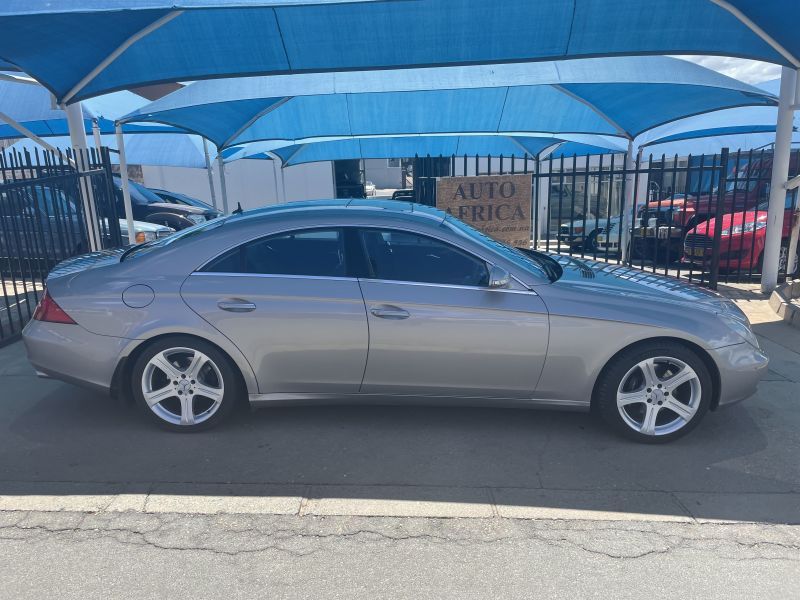 2000 Mercedes-Benz CLS Class photo 1