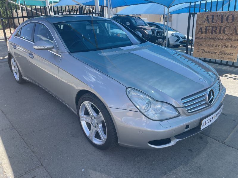 2000 Mercedes-Benz CLS Class photo 2
