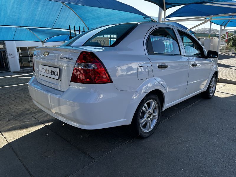 2015 Chevrolet Aveo photo 2