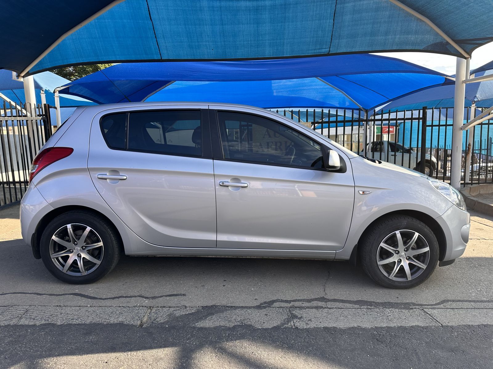 2011 Hyundai i20 photo 1