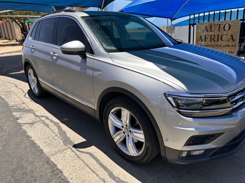 2021 Volkswagen Tiguan photo 2