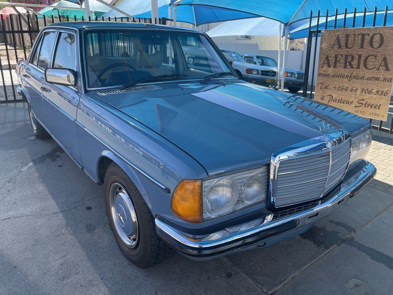 1978 Mercedes-Benz 240 photo 3