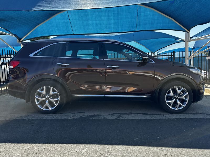 2017 Kia Sorento photo 1