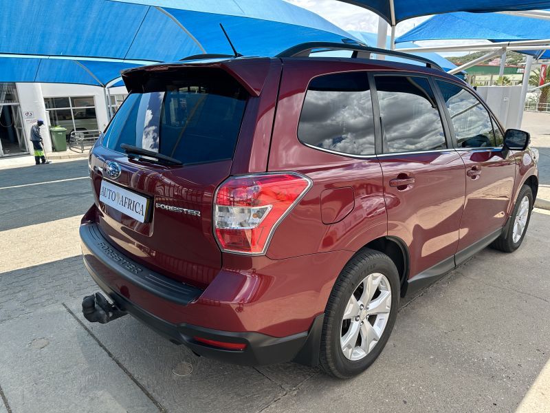 2014 Subaru Forester photo 3