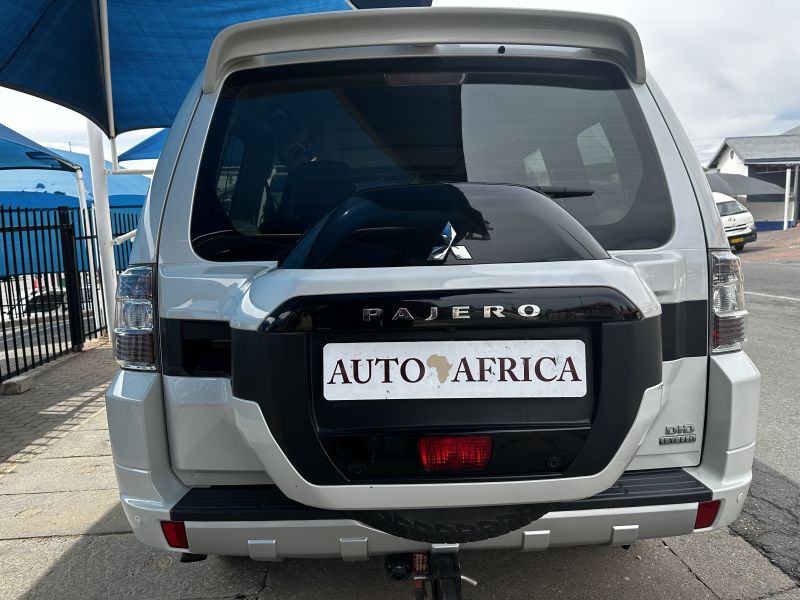 2019 Mitsubishi Pajero photo 4