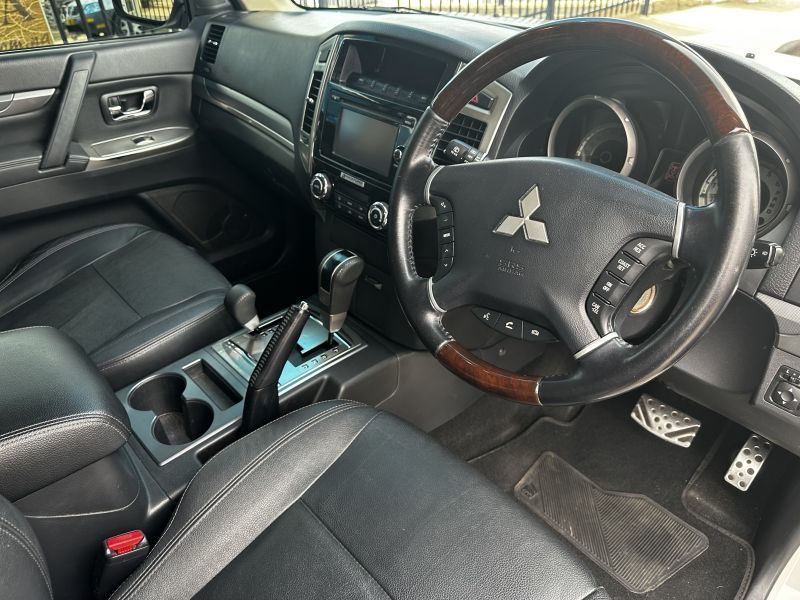 2019 Mitsubishi Pajero photo 5