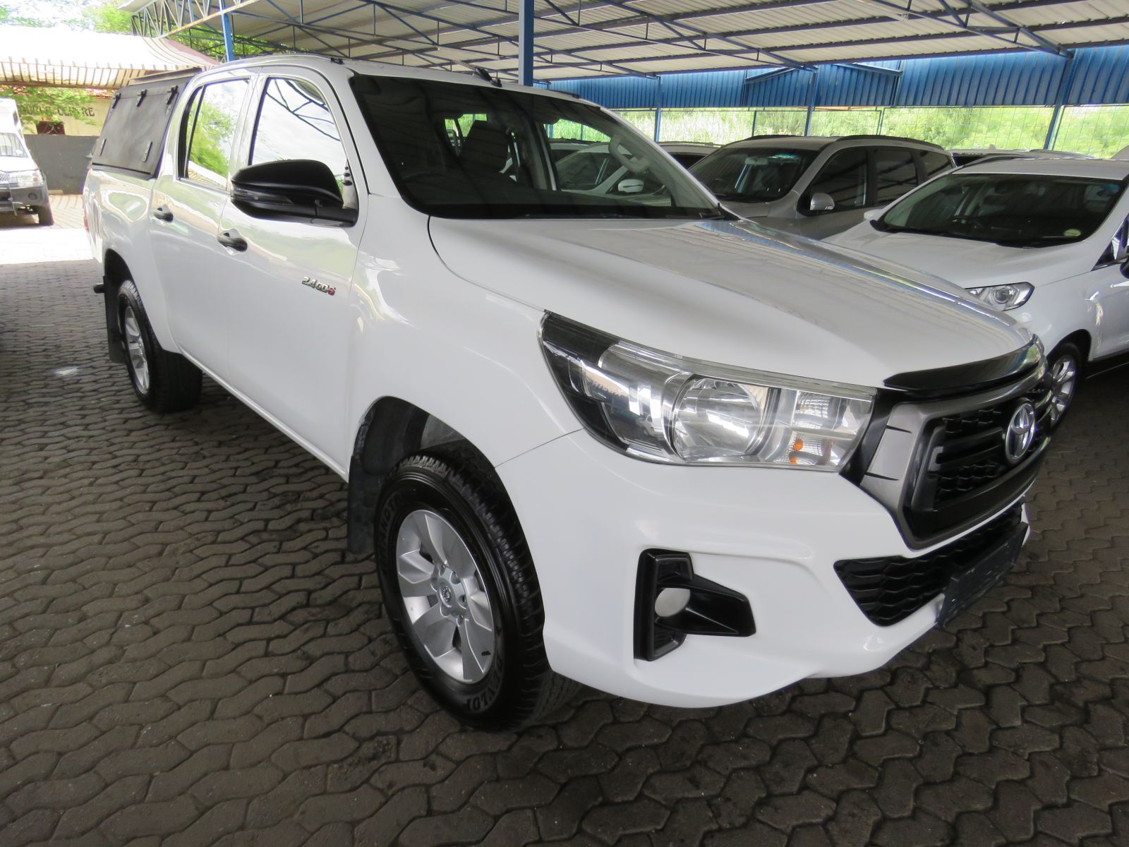 2018 Toyota Hilux photo 2