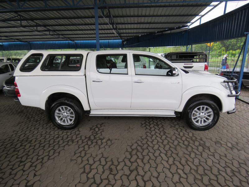 2014 Toyota Hilux photo 1