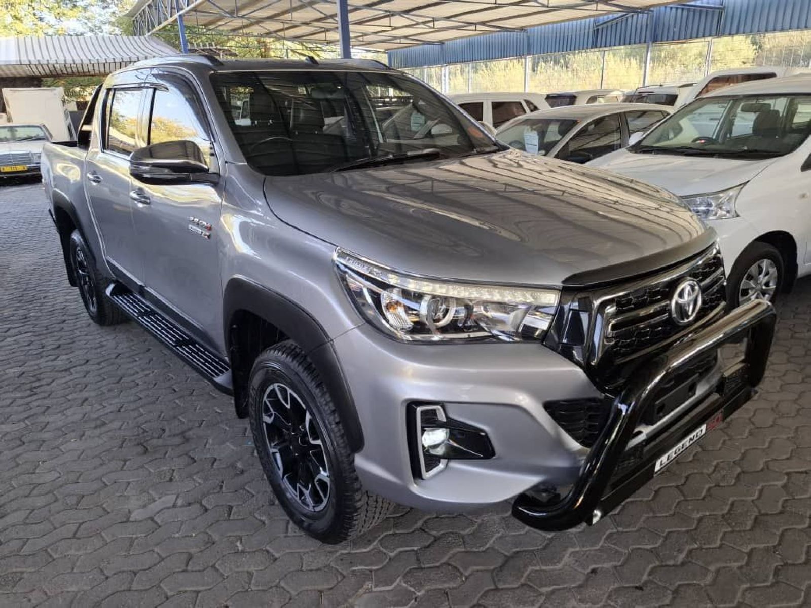2020 Toyota Hilux photo 2