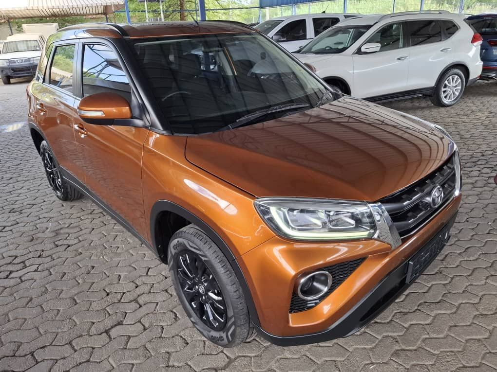 2022 Toyota Urban Cruiser photo 2