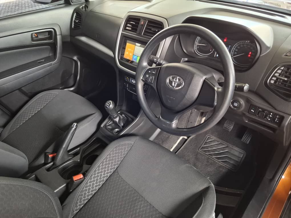 2022 Toyota Urban Cruiser photo 9
